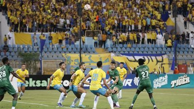 بالصور.. جماهير الإسماعيلي تعتدي على مشجعي الأهلي