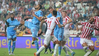 طرابزون سبور يسقط أمام أنطاليا في الدوري التركي بمشاركة تريزيجيه