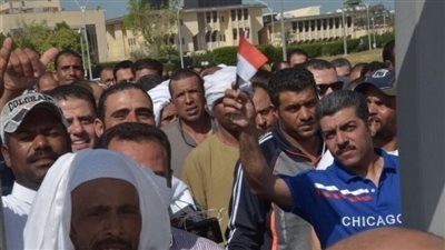 ما مصير 1.8 مليون مصري فى الكويت بعد قرار الاستغناء عن العمالة الوافدة؟ (فيديو)