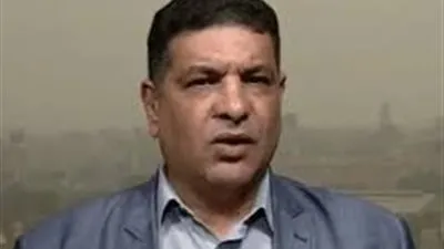 من هو أشرف أبو الهول الذي كرمه الرئيس الفلسطيني؟