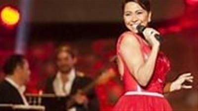 بهذه الكلمات.. إلهام شاهين تدعم شيرين عبد الوهاب 