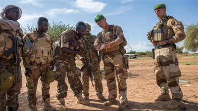 وسط مخاوف عديدة.. الساحل الإفريقي ساحة للحرب الأوروبية على الإرهاب