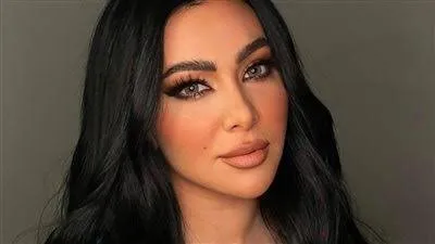 بعد تصدرها للتريند.. إطلالات جريئة لميرهان حسين (صور)