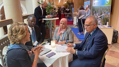 وزير الري يلتقي المدير التنفيذي لمنظمة المياه والصرف الصحي للجميع 