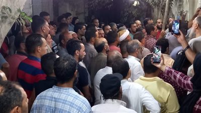 تشييع جنازة سيدة قتلت على يد زوجها في الدقهلية (صور) 