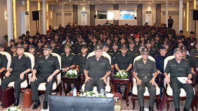 رئيس الأركان يتفقد معهد المهندسين العسكريين بعد فوزه بالمركز الأول على مستوى المعاهد التعليمية للقوات المسلحة