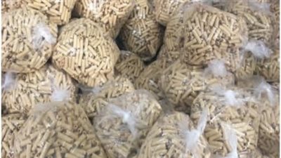 ضبط كمية كبيرة من المواد الغذائية داخل مصنع بسكويت غير مرخص بالسلام