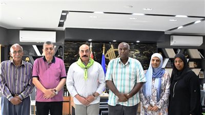 محافظ أسوان يهنئ الطلاب الحاصلين على المراكز الأولى بمسابقات الجمهورية