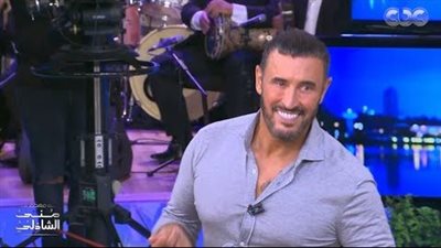 كاظم الساهر: الكمامة أعظم هبة من الله.. وبسببها نزلت الأسواق الشعبية متخفيا