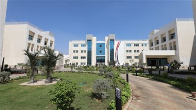 وزير التعليم العالي يتفقد جامعة السادس من أكتوبر التكنولوجية