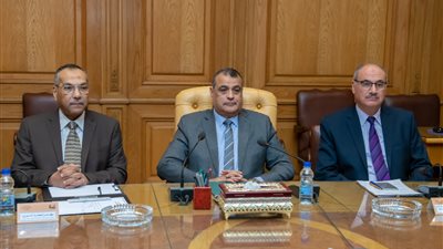 وزير الإنتاج الحربى يبحث مع رئيس الجهاز المركزي للتنظيم والإدارة تعزيز التعاون