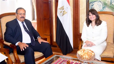 وزيرة الهجرة تلتقي سفيرنا في أوكرانيا لبحث أوضاع الجالية المصرية