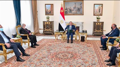 عاجل.. رمطان لعمامرة يسلم السيسي رسالة خطية من نظيره الجزائري