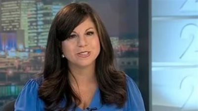 شاهد.. مذيعة تصاب بجلطة دماغية على الهواء