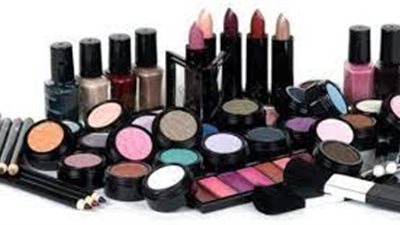 ضبط مخزن أدوية ومستحضرات تجميل دون ترخيص بالسلام