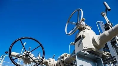 أسعار الغاز في أوروبا تهبط دون 2130 دولارا