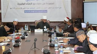 أسامة الأزهري يلقي محاضرة حول القواعد الأصولية الضابطة للفتوى