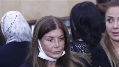 تعليق ميرفت أمين على صورتها أثناء حضورها عزاء المخرج علي عبد الخالق