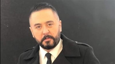 عمرو عبد العزيز يروج لمسلسل 