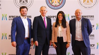  وزيرة التعاون الدولي تلتقي توني بلير رئيس مؤسسة التغير العالمي