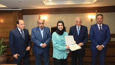 محافظ الجيزة يكرم أوائل الثانوية العامة والأزهرية