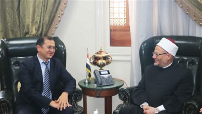 سفير أوزبكستان بالقاهرة يطالب بعقد برامج تدريبية لعلماء أوزبكستان بدار الإفتاء 
