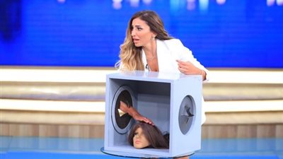 دينا الشربيني تغني برج الحوت في حلقتها مع منى الشاذلي وتتحدث عن أصحاب الفضل عليها في الوسط الفني 