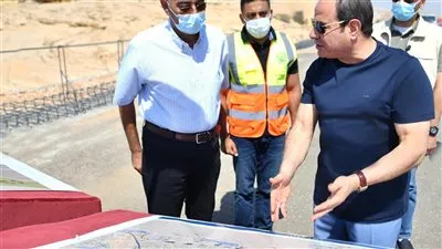 شاهد.. جولة الرئيس السيسي التفقدية لعدد من الطرق ومحاور القاهرة الكبرى 