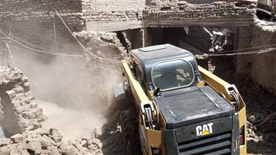 تنفيذ 3 حالات إزالة لمنشآت آيلة للسقوط بمدينة دشنا في قنا