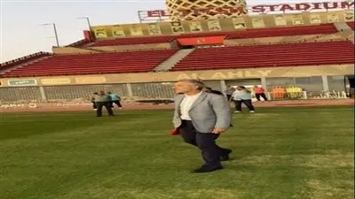 جولة تفقدية لمدرب الأهلي الجديد بالجزيرة 