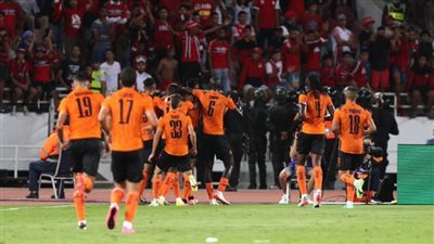 عاجل.. نهضة بركان يتوج بطلًا لكأس السوبر الإفريقي