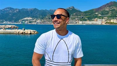 عمرو وهبة يحتفل بعيد زواجه على طريقته الخاصة