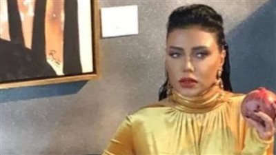بإطلالة غريبة.. رانيا يوسف تثير الجدل على السوشيال ميديا 