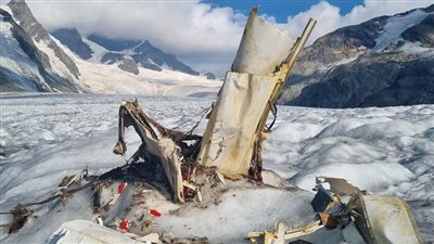 «ذوبان الجليد» السر وراء العثور على حطام الطائرة المفقودة منذ 54 عاما