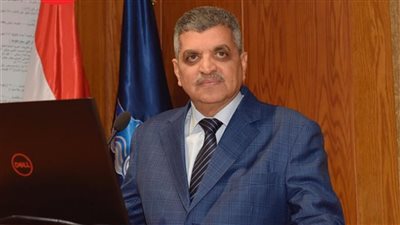 رئيس قناة السويس يكشف تفاصيل اجتماعه مع قائد القيادة المركزية الأمريكية