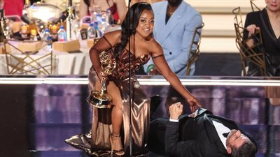 اللحظات الأسوأ والأفضل ضمن فعاليات جوائز إيمي..جيمي كيمل 