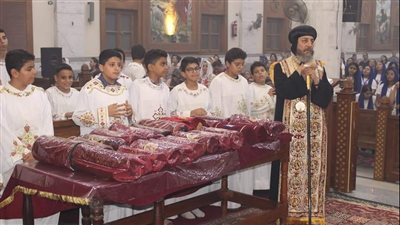 احتفالية عيد النيروز وتطييب رفات القديسين ببني مزار