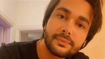 جبت فلوسك منين؟.. محمد موسى يحرج طليق منة عرفة على الهواء (فيديو)