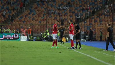 الأهلي يستقر على إعارة مهاجم الفريق بنية البيع النهائي 