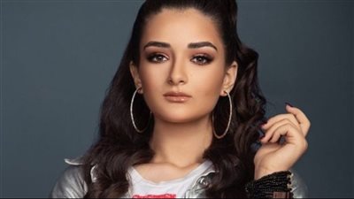 بإطلالة صيفية.. ملك أحمد زاهر في أحدث ظهور لها