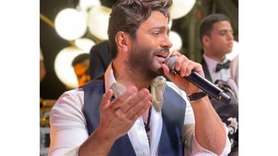 تامر حسني يداعب جمهوره: 