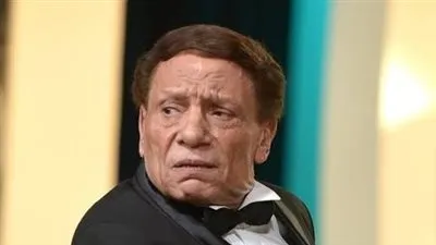 تعليق ناري من لميس الحديدي على شائعة إصابة عادل أمام بالزهايمر