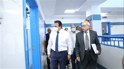 وزير الصحة يتفقد وحدة أسرة بقرية نزلة باقور ضمن مبادرة 