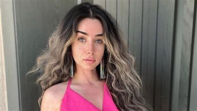 بإطلالة مبهجة... هنا الزاهد في أحدث ظهور لها 