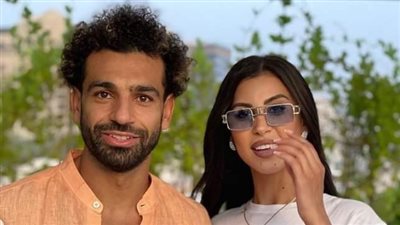 محمد صلاح يثير الجدل بصورة مع ملكة جمال مصر في دبي
