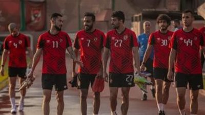 نجم الأهلي يوجه انتقادا قويا للإدارة بسبب الصفقات الجديدة