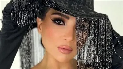 هل تأثرت نجومية مي عز الدين بسبب ظهورها النادر على السوشيال ميديا؟