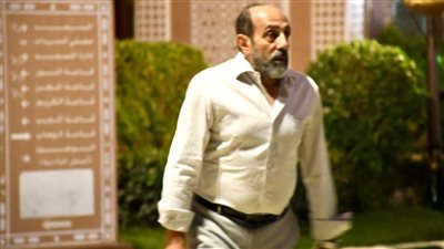 أحمد صيام يؤدى واجب العزاء في زوجة الفنان خالد زكي 