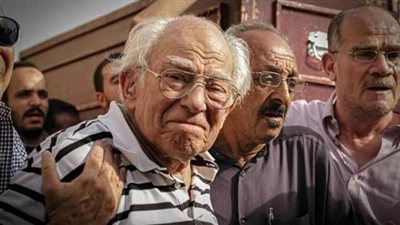 رشوان توفيق أول الحضور لتشييع جثمان ناهد رشدي