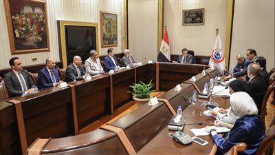 وزير الصحة يتابع الموقف التنفيذي لخطة تطبيق التأمين الصحي الشامل الجديد
